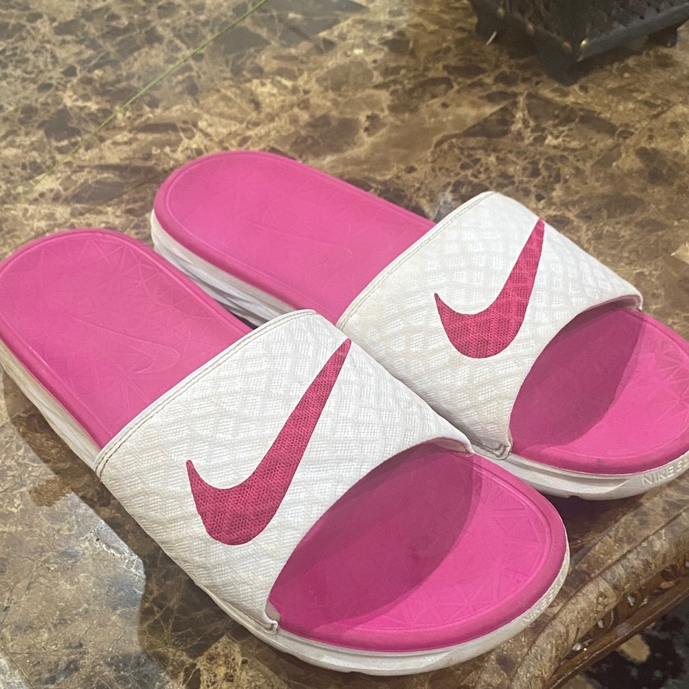 Nike Women's Pink and White Sandals